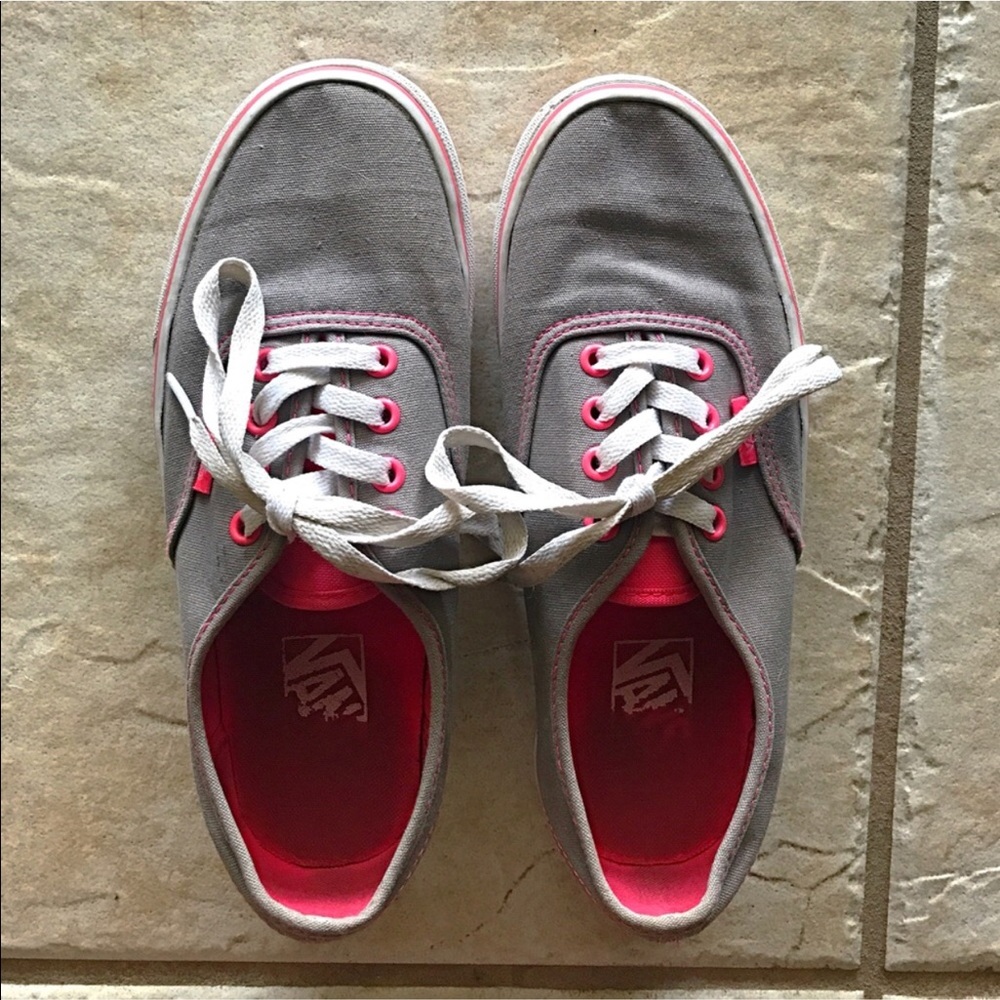 💅🏼💅🏼the grey and pink vans